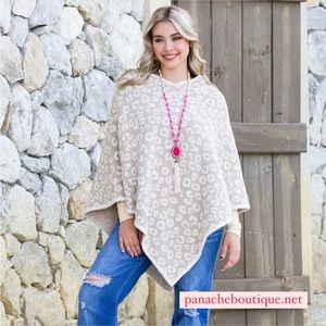NWT! Beautiful Cream Cheetah Leopard Pancho Vest! 🤩💕